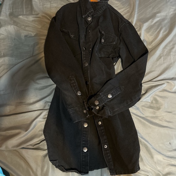 🖤black denim dress from prettylittlething. size 4 (small) - Picture 3 of 4